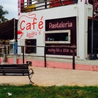 Karlita`s Cafe
